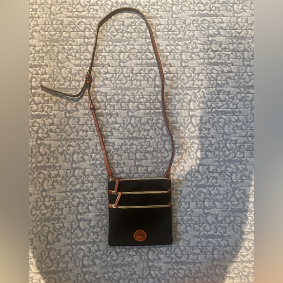 Dooney & Bourke Black CrossBody Bag - Picture 2 of 4